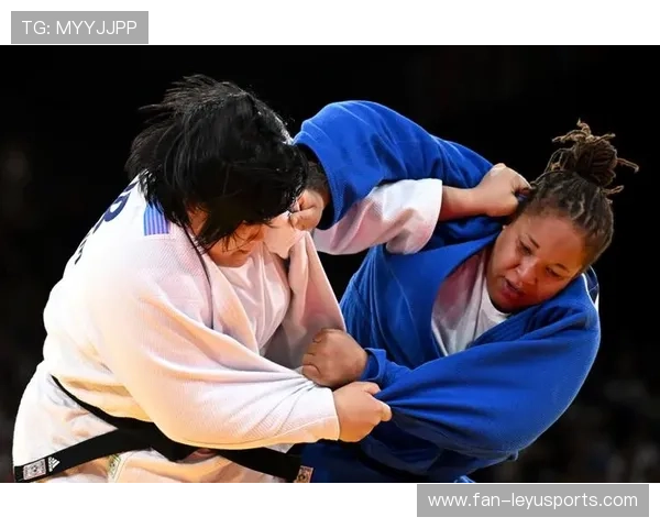 贾布里埃拉·威廉姆斯在女子70公斤级柔道比赛中获得铜牌